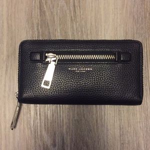 NEW Marc Jacobs Zip Around Wallet